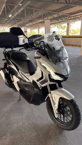 Honda ADV 2022 8.500 km impecável