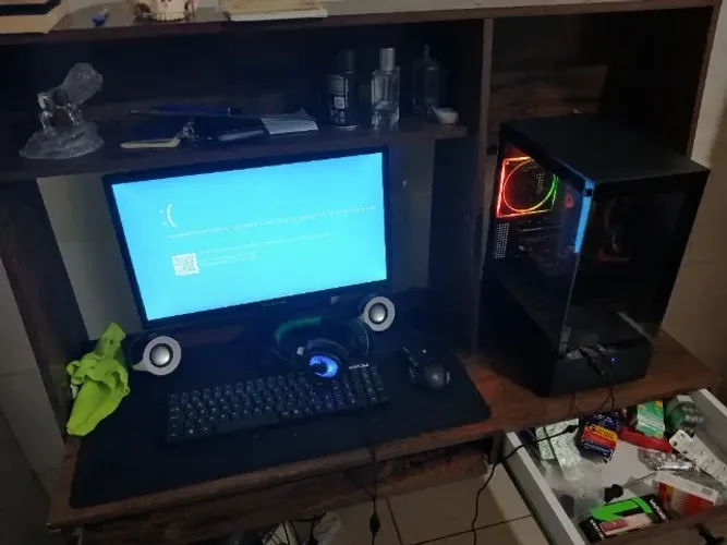 PC gamer, vendo ou troco em celular, (leia anúncio )