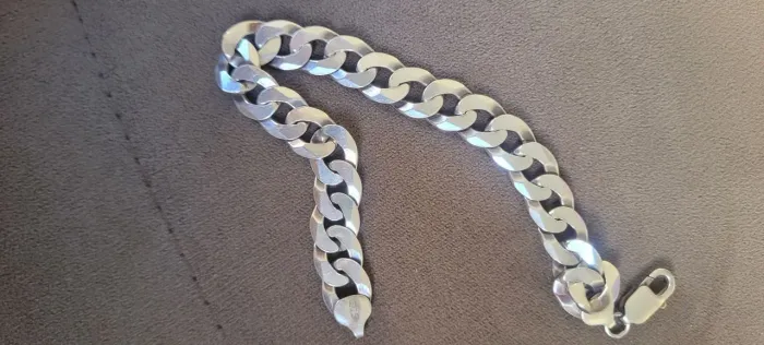 Vendo pulseira de prata 925 escama de peixe pra vender rapido