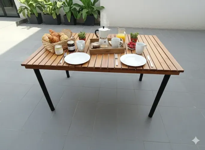 [Oportunidade] Mesa em Ripas de Madeira Maciça | 6 Lugares | 140 x 80 cm