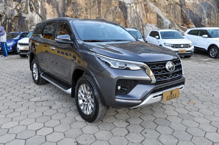 Toyota Hilux SW4 SRX 4X4 2.8 TDI 16V Dies. Aut. 2024