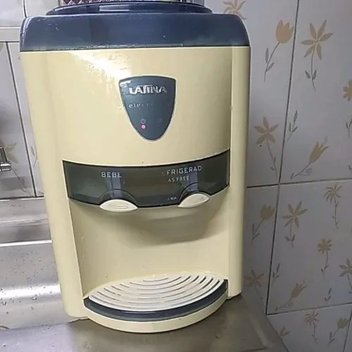 Bebedouro eletrônico bi volt latina