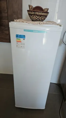 Freezer vertical 121 litros