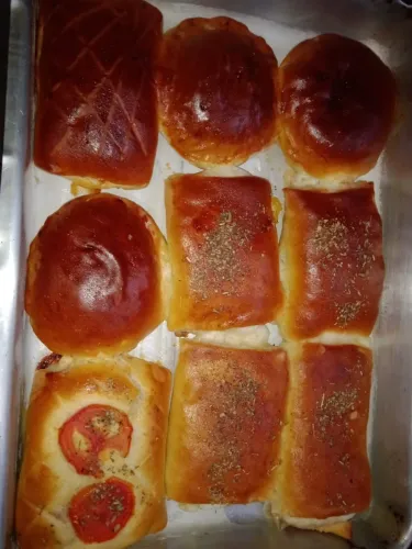Salgados, bolos, pão de queijo para café da manhã 