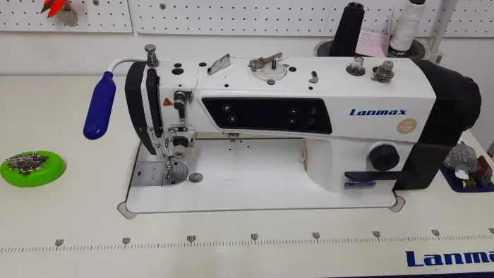 Máquina costura Industrial Lanmax LM-9980D Direct Drive - 1 Ano de Uso - Excelente Estado