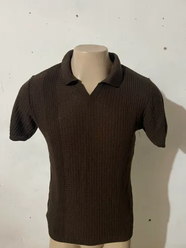Bazar camisa masculina de tricô usada uma vez G