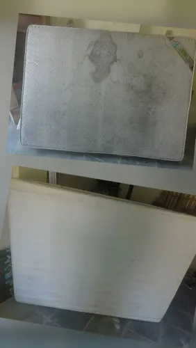 Vendo colchão casal precisa so de uma limpeza tem um pequeno aberto do lado