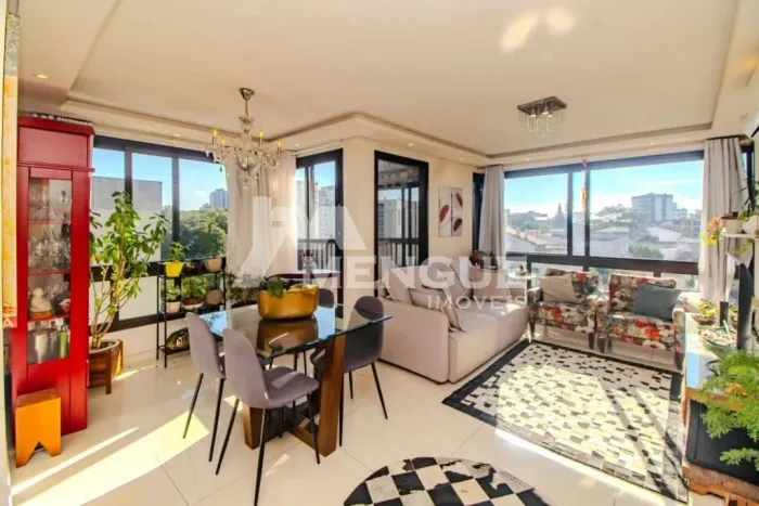 Apartamento com 2 quartos e 79m² à venda em Vila Ipiranga, Porto Alegre.