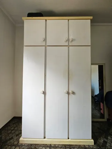 Guarda-roupa solteiro de madeira MACIÇA