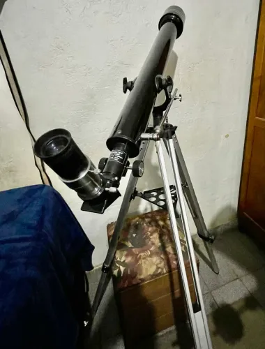 Telescópio refletor TASCO .