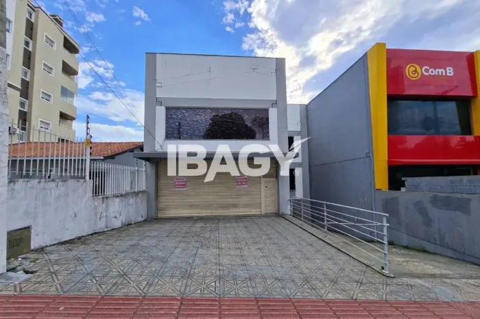 Oportunidade! Galpão em Capoeiras - Florianópolis