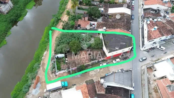Área com 963 metros no centro da cidade em Gravatá/PE! DE 1.2 MM POR 900 MIL!