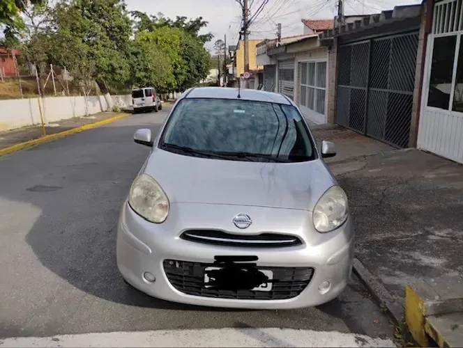 Nissan March SV 1.6 16V Flex Fuel 2013