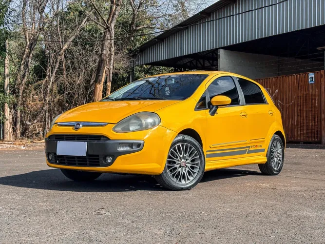 Fiat Punto Sporting 1.8 Flex 8v/16v 5P 2013