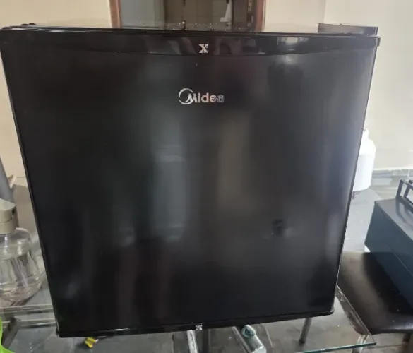 Frigobar Midea 47 litros