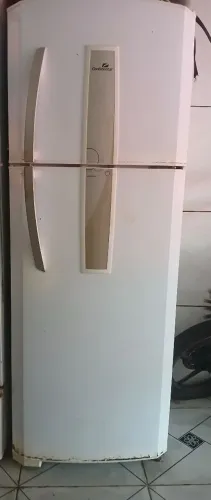 Vendo geladeira com defeito