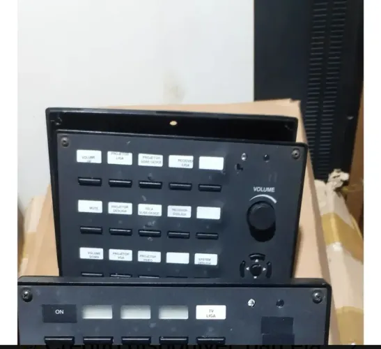3 Controladoras Crestron MP 25