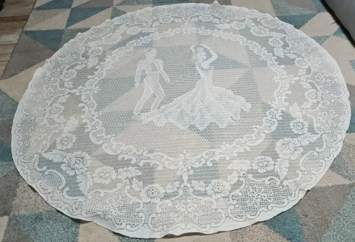 toalha de mesa rendada antiga temática espanhola