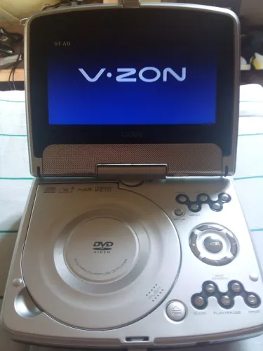 Tv e DVD portátil Coby TF-DVD 7700
