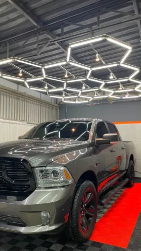 Ram Classic Laramie Night Edition 5.7 V8 16V Gasolina 4X4 Aut. 2022