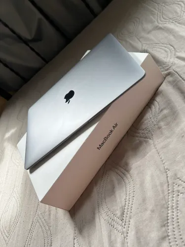 MacBook Air M1 256GB Bateria 90%