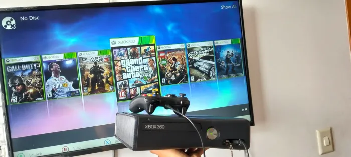 Xbox 360 slim hd 94 jogos classicos 1 manete