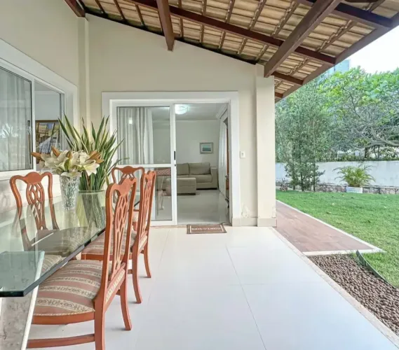 Casa em condominio em Patamares 3 Suites terrno 510 M2º vagas 3 carros