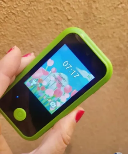 Celular infantil Dino c17 plus