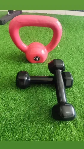 Kit musculação 2 halteres 2kg emborrachado e 1 kettlebell 4kg emborrachado 