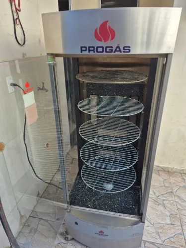 Máquina de Assar Frango (Forno Giratório Multiuso a Gás 70kg - Progás)