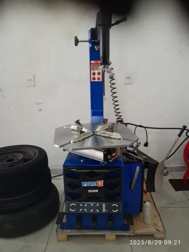 Desmontadora de pneus