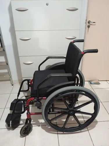 Cadeira de Rodas Alumínio Ortobras AVD