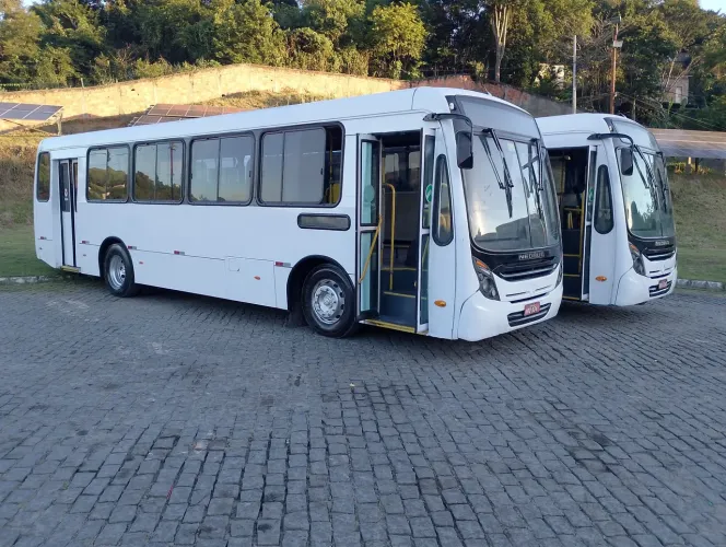 Neobus ano 2017 Mercedes 1519 com 37 lugares sem ar condicionado