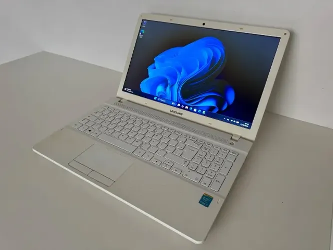 Notebook Samsung i5 5200u + 8GB + SSD 120GB