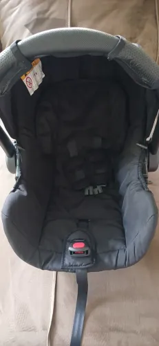 Bebê conforto em estado de novo
