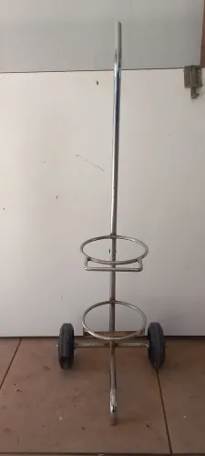 Carrinho Para Cilindro De Oxigênio / Gás - Usado