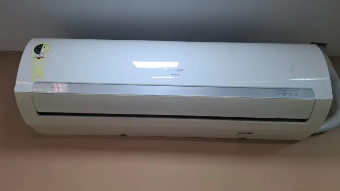 Vendo 6 ar-condicionados Split 18.000 BTUs e 1 de 12.000 BTUs