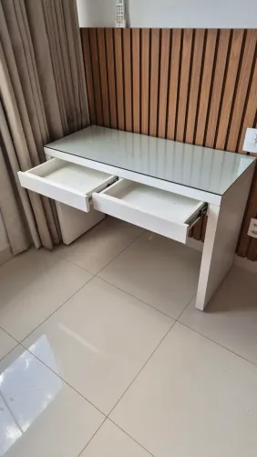 Penteadeira/escrivaninha - perfeito estado
