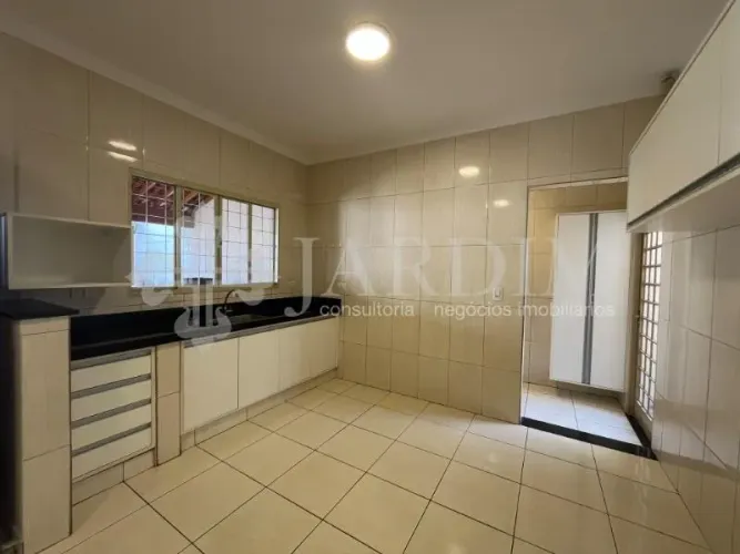 CASA TERREA | JARDIM ASTÚRIAS I