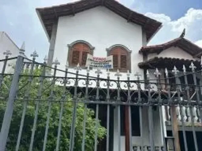 Venda ou locação de casa 324 m², 02 suítes, 02 Quartos, 05 vagas, 01 Piscina - Palmares BH