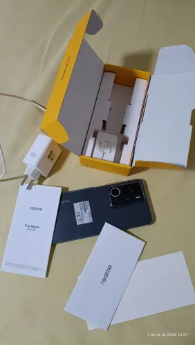 Vendo ou troco por Samsung! Realme de 256 gigas! Completo e nota fiscal! 1 dia de uso.