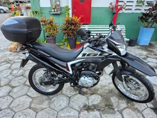 MOTO ALUGADA