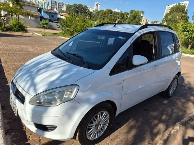 Fiat Idea Essence Dualogic 1.6 Flex 16V 5P 2013