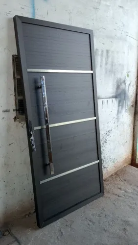 Porta de alumínio