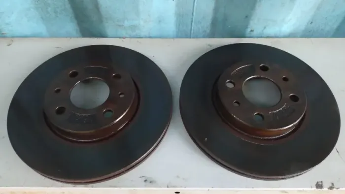 Par Disco Freio Dianteiro Ventilado Fiat Brava Doblo Idea Usado
