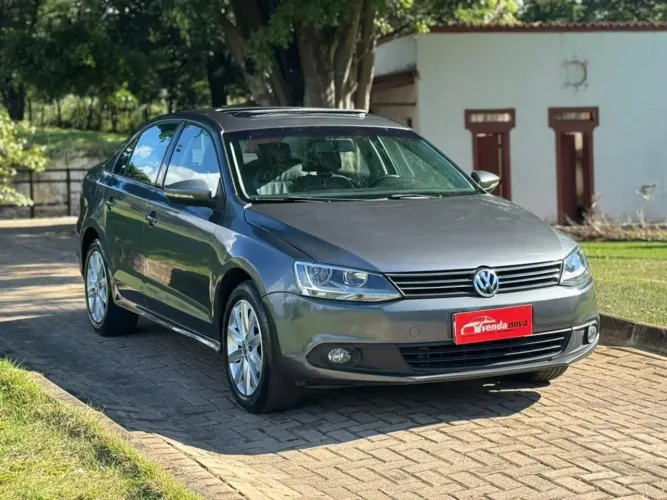 Volkswagen Jetta Comfortline 2.0 T.flex 8V 4P Tipt. 2014