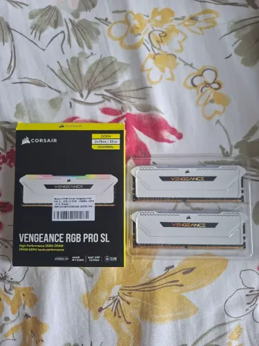 Memória Corsair Vengeance RGB Pro White/Branco