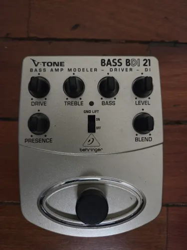 Pedal Behringer BASS BDI 21