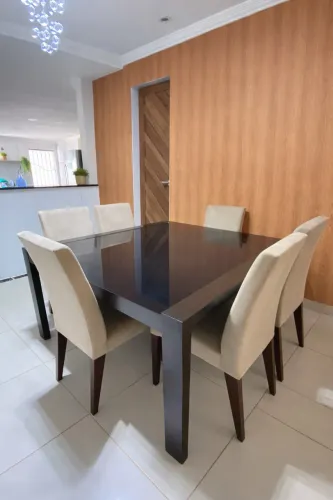 Mesa 6 lugares madeira maciça 