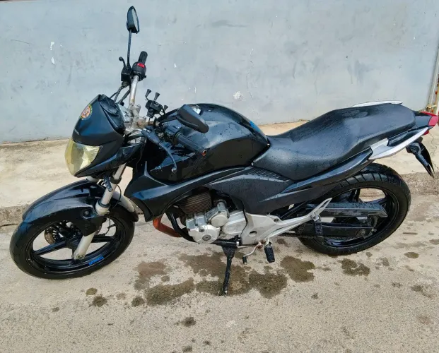 CB 300R -2011 -Preta
